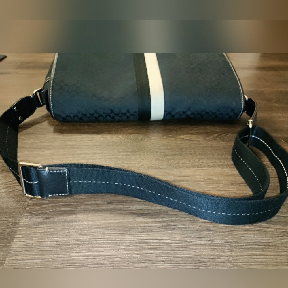Coach Voyager Messenger bag - Picture 7 of 9